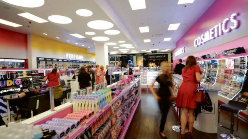 Avon, Pioneering Beauty Brand, Ventures into Physical Stores for the First  Time in 137 Years
