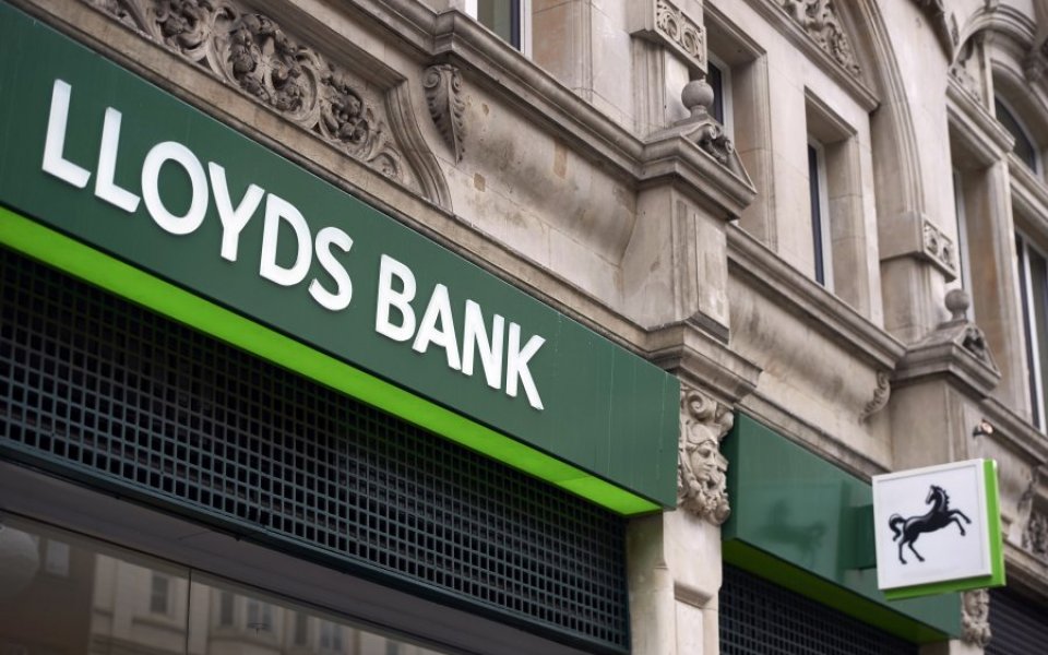 Lloyds share price falls as UK government sells another £1bn shares ...