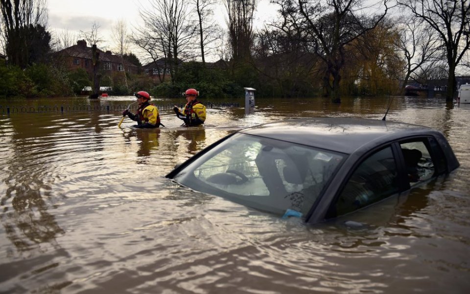 Uk Floods Hundreds Forced To Flee Their Homes In West Yorkshire And Lancashire As Met Office 6224