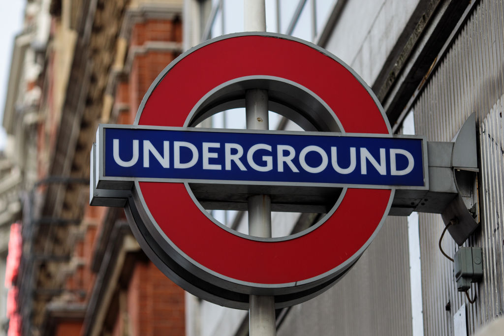 Tube delays Central District and Circle Lines suffer rush hour