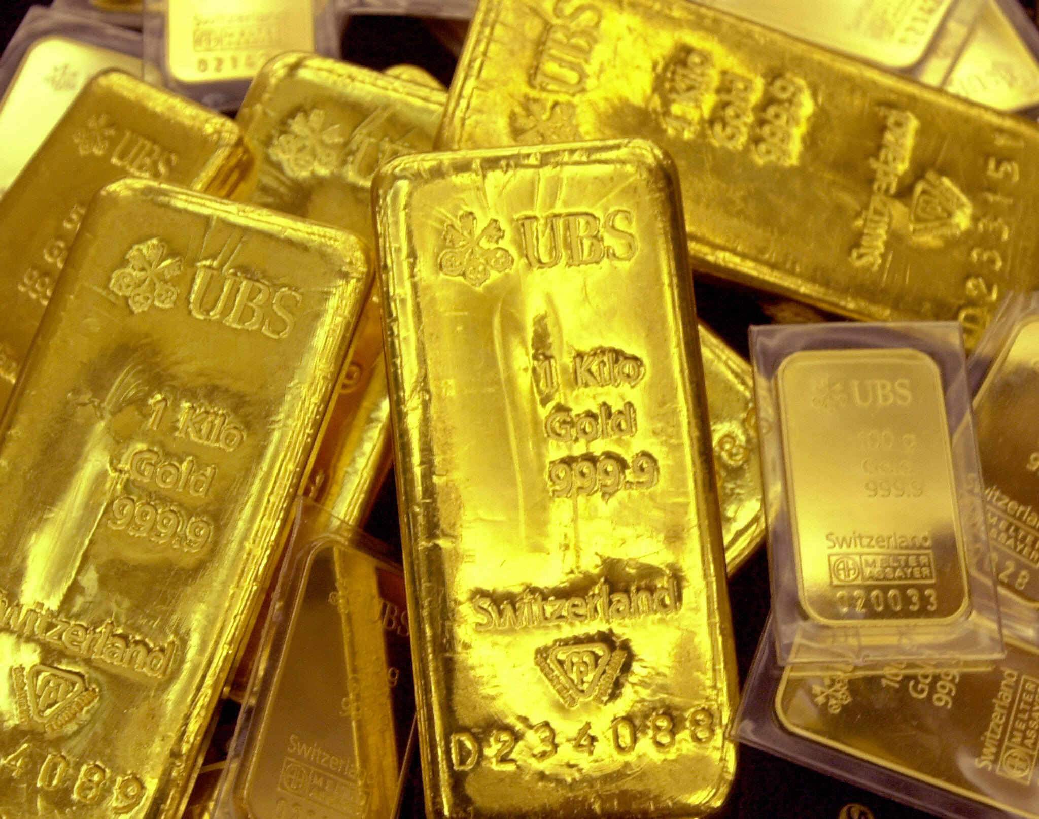 world-s-largest-hedge-fund-sees-gold-price-rising-30-per-cent