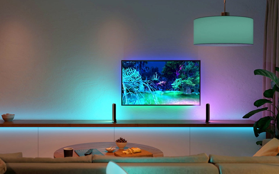 Philips Hue Play HDMI Sync Box Makes A TV Light Show From Any