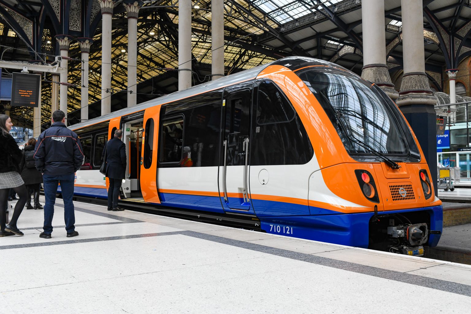 TfL rolls out new trains on the London Overground : CityAM