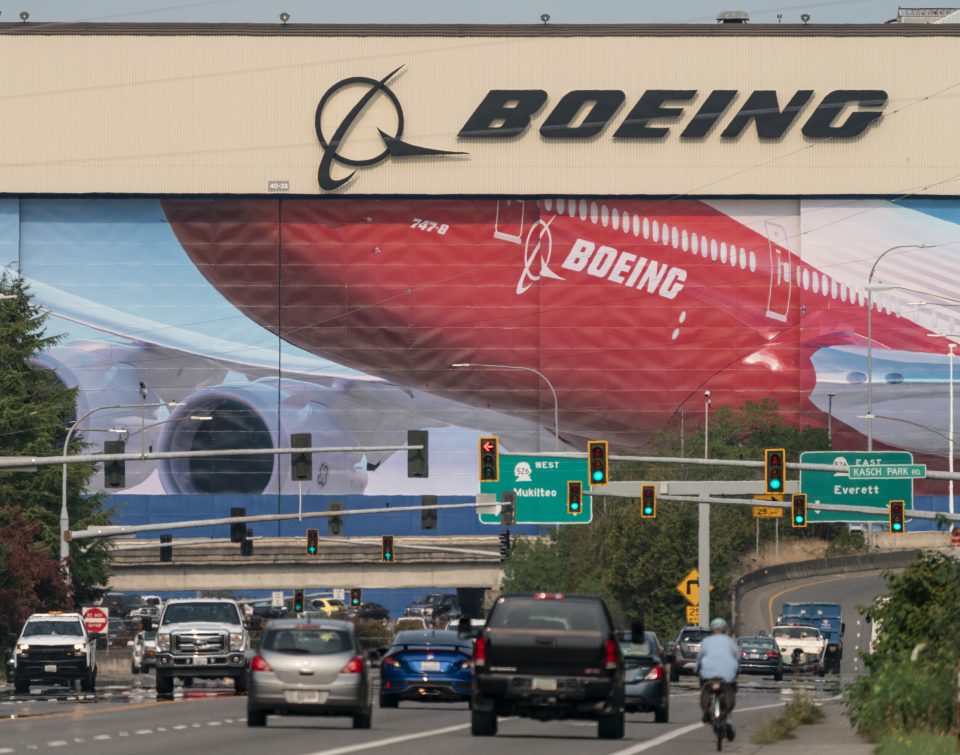 boeing to slash 7,000 more jobs after fourth straight