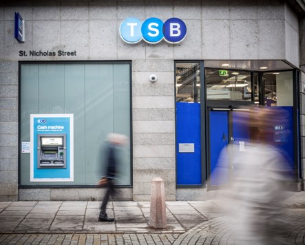 tsb becomes latest bank to announce closures as it shuts 70 branches