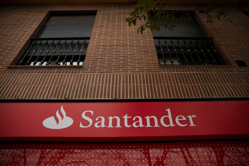Higher Interest Rates Lift Santander Uk Profit To £12bn 2110