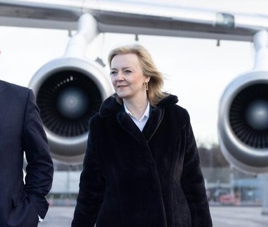 Liz Truss Flew By Private Jet To Australia At Cost Of, 42% OFF