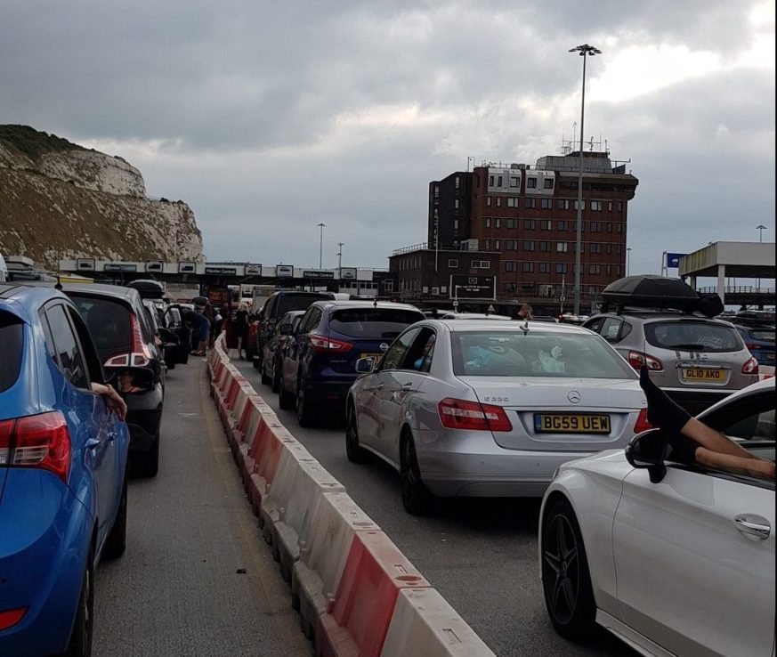 Hour-long bottlenecks at the Kentish port started yesterday.(Photo/ Amanda Gardner via Twitter)