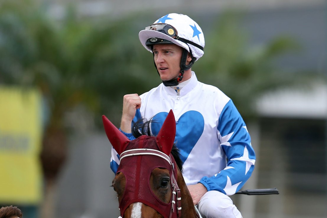 Zac Purton rides Golden Rise for trainer John Size