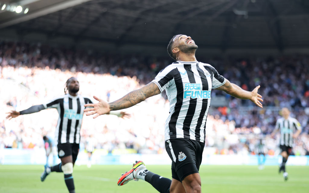 NEWCASTLE UPON TYNE, ENGLAND - AUGUST 21: Callum Wilson of Newcastle United celebrates scoring their side's second goal during the Premier League match between Newcastle United and Manchester City at St. James Park on August 21, 2022 in Newcastle upon Tyne, England. (Photo by Clive Brunskill/Getty Images)