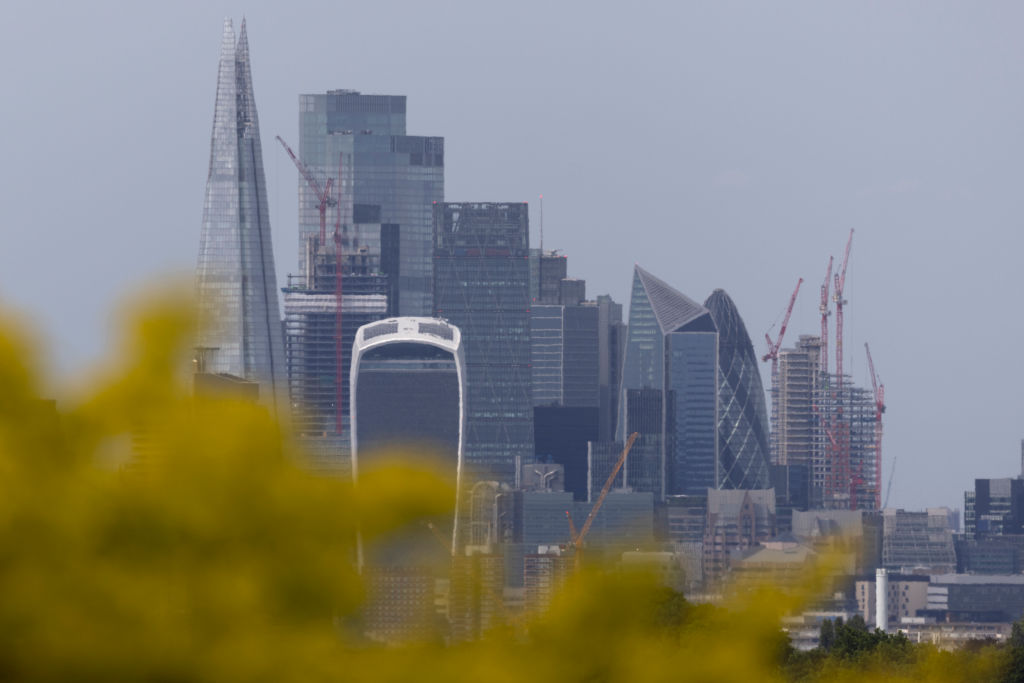 The capital’s premier index dropped 0.86 per cent to 7,237.83 points, while the domestically-focused mid-cap FTSE 250 index, which is more aligned with the health of the UK economy, edged 0.05 per cent lower to 18,811.48 points (Photo by Dan Kitwood/Getty Images)