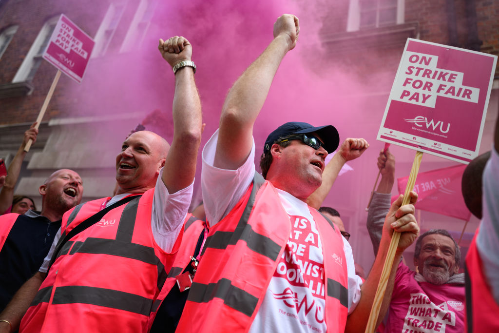 uk-loses-over-half-a-million-work-days-to-strikes-and-unions-signal-more