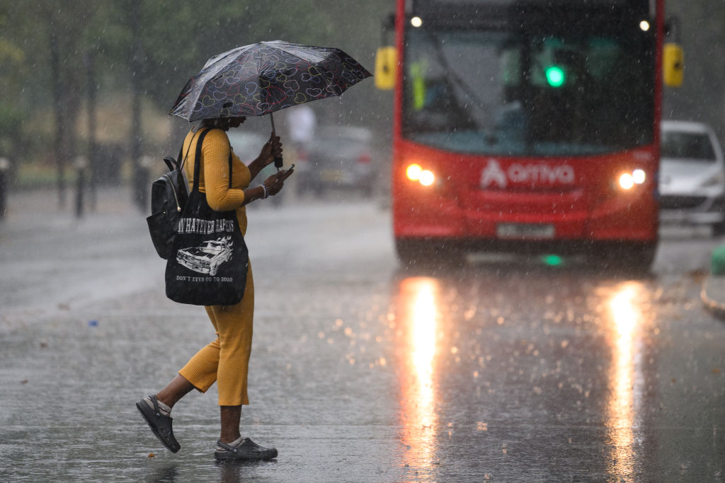 London weather: Storm Ciaran brings 90 mph winds tonight