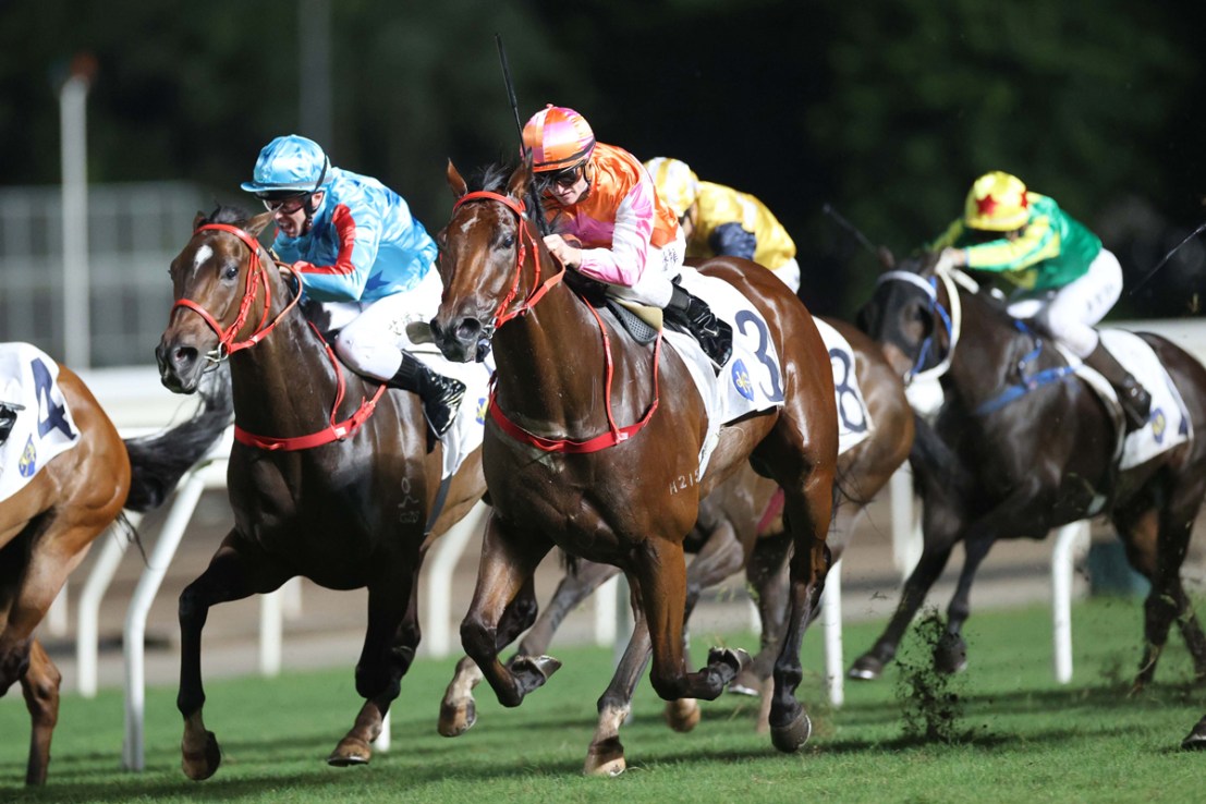 Danny Shum’s Helene Feeling (orange silks) was a winner over this course and distance in September