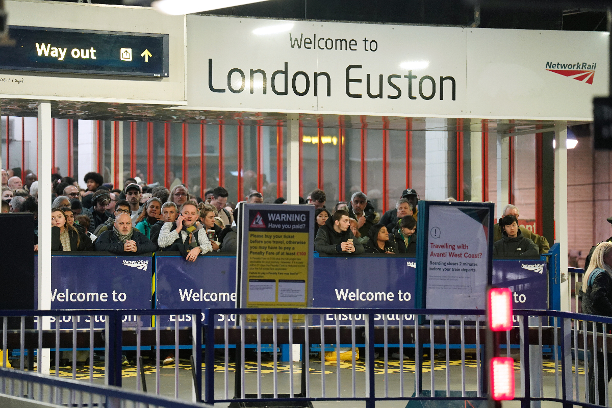 All London Euston trains cancelled in day of rail Christmas chaos