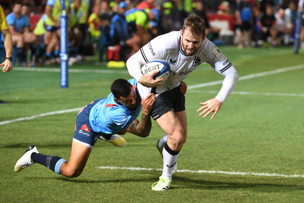 PRETORIA, SOUTH AFRICA - DECEMBER 09: Elliot Daly of Saracens during the Investec Champions Cup match between Vodacom Bulls and Saracens at Loftus Versfeld Stadium on December 09, 2023 in Pretoria, South Africa. (Photo by Lee Warren/Gallo Images)