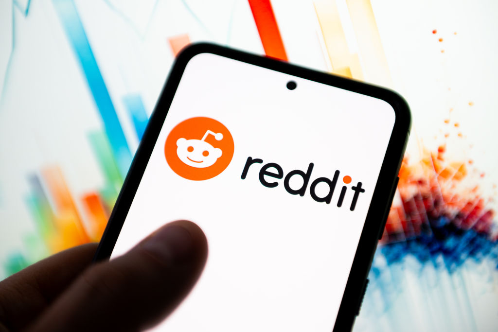 Reddit targets £5bn valuation in US public float with users able to buy stock