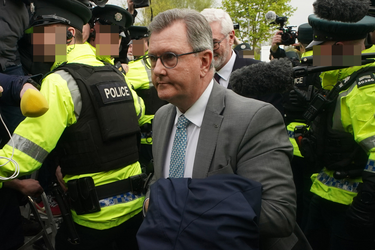 Sir Jeffrey Donaldson: Former DUP leader released on bail over sex charges