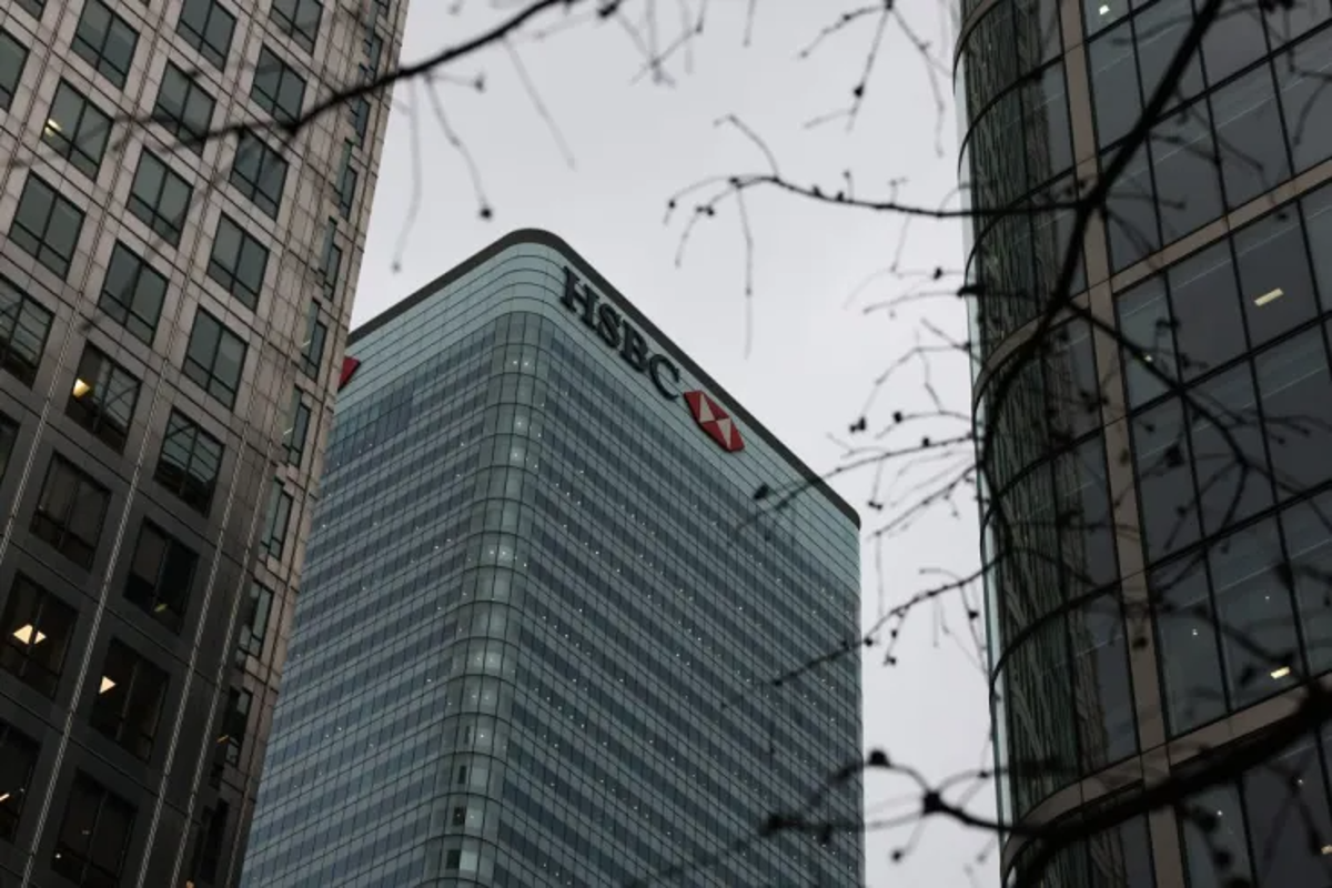 HSBC to book $1bn earnings hit from sale of business in Argentina