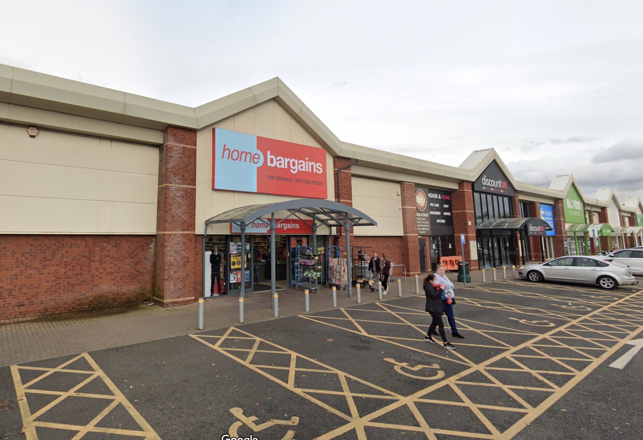 Home Bargains sheds over 2,000 jobs as billionaire owners take home £36m