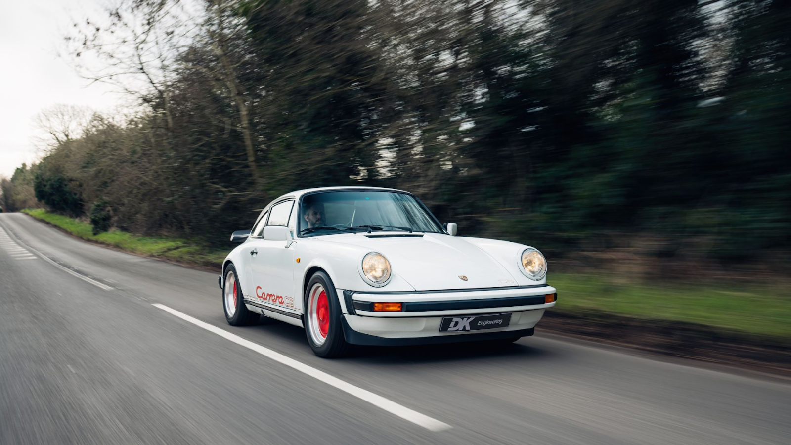 Porsche 911 3.2 Carrera Clubsport: Driving the light fantastic