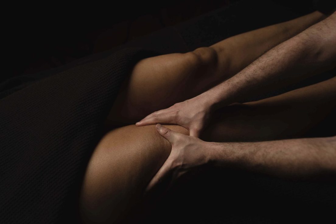 The AXO Method, founded by Guillaume Guibordeau, is an intense but highly effective massage technique for recovery and detoxification