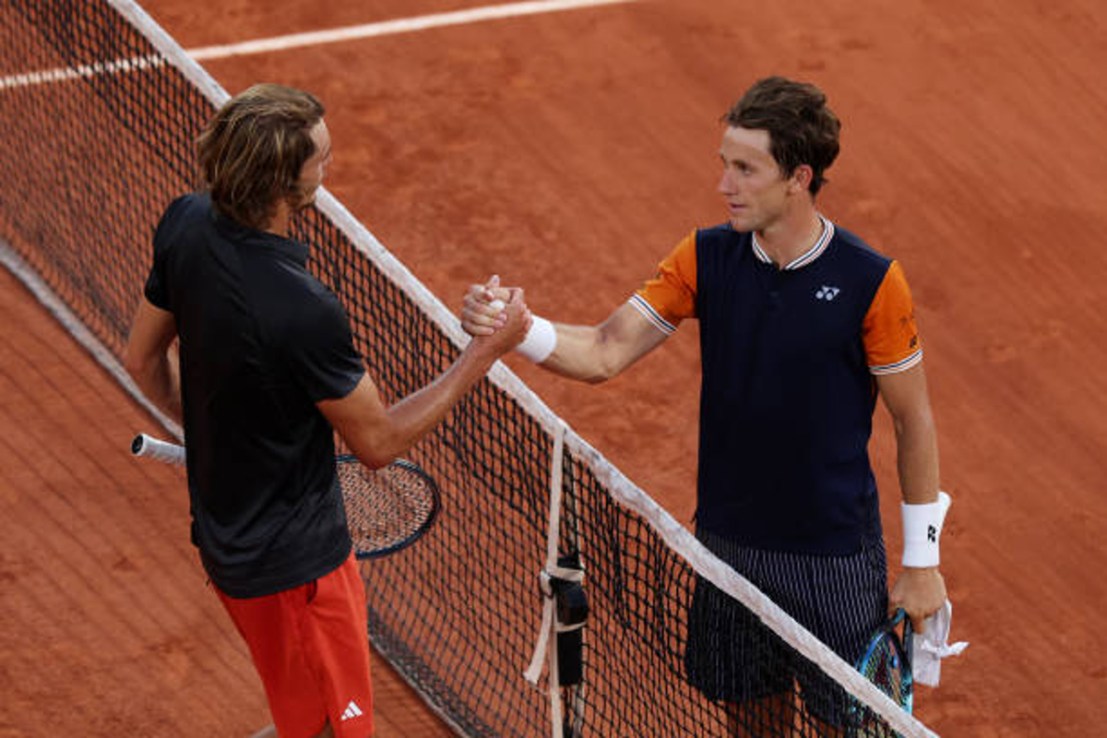 Come Sunday evening on the clay of Court Philippe-Chatrier we could see a new Grand Slam winner in men's tennis. Because either German Alexander Zverev or Norwegian Casper Ruud will be in the final and have a sot at lifting the Coupe des Mousquetaires at the French Open.