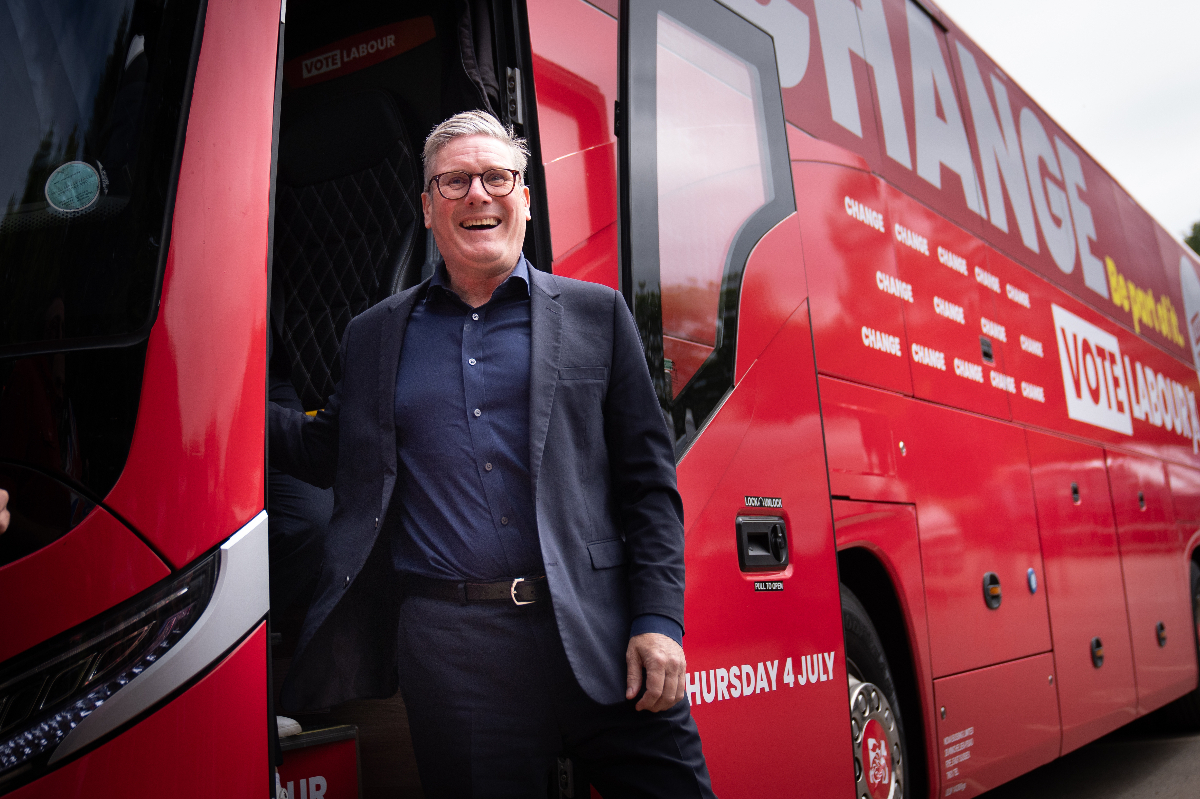 England flags, Tory pillows and farmland: A day on Starmer’s campaign bus