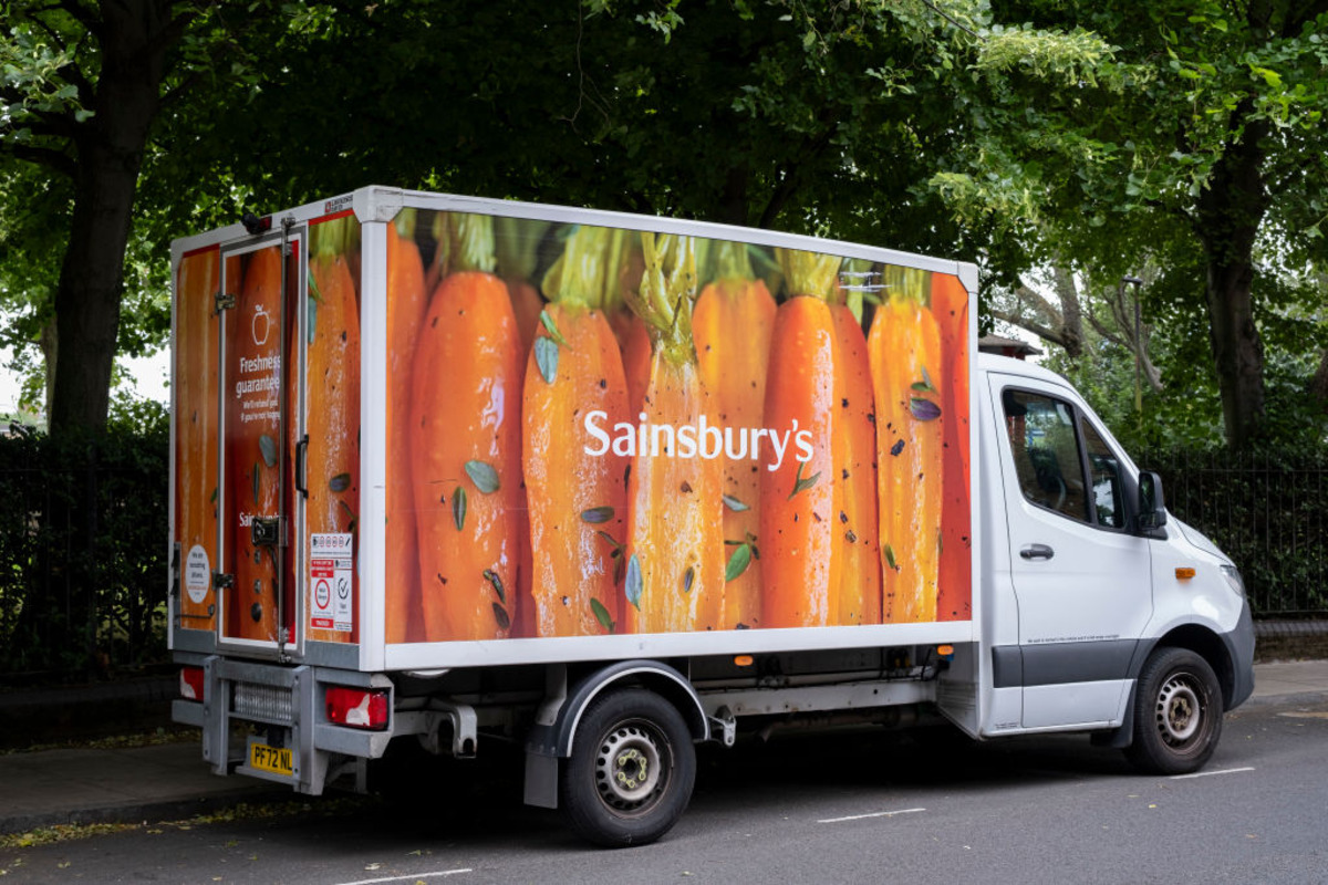 Sainsbury’s one hour delivery boosts supermarket’s food sales