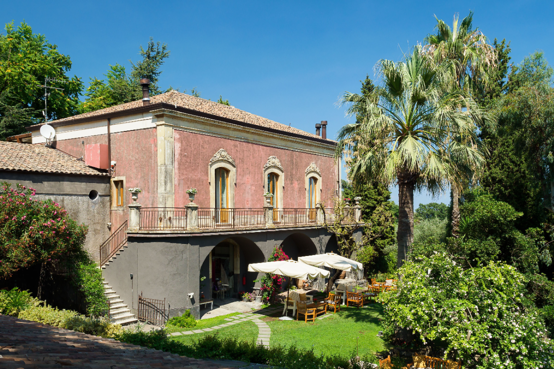 A taste of The White Lotus lifestyle at a stunning Sicily hotel near Mount Etna