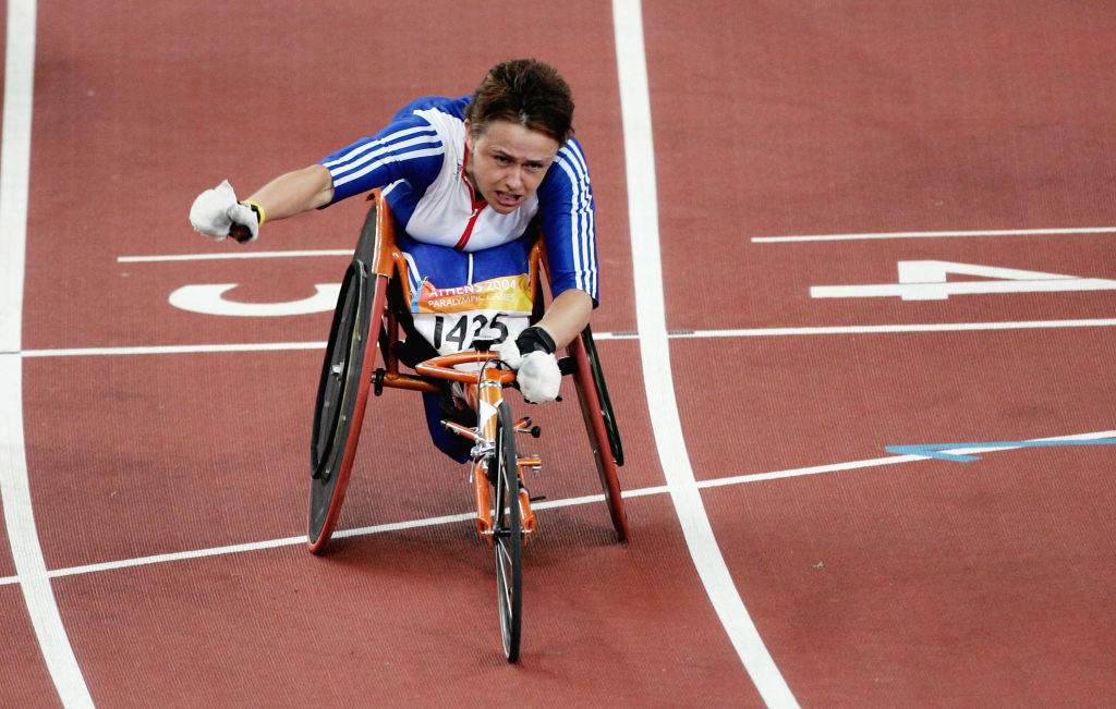 British Paralympic great Tanni Grey-Thompson won a dramatic 100m gold at Athens 2004