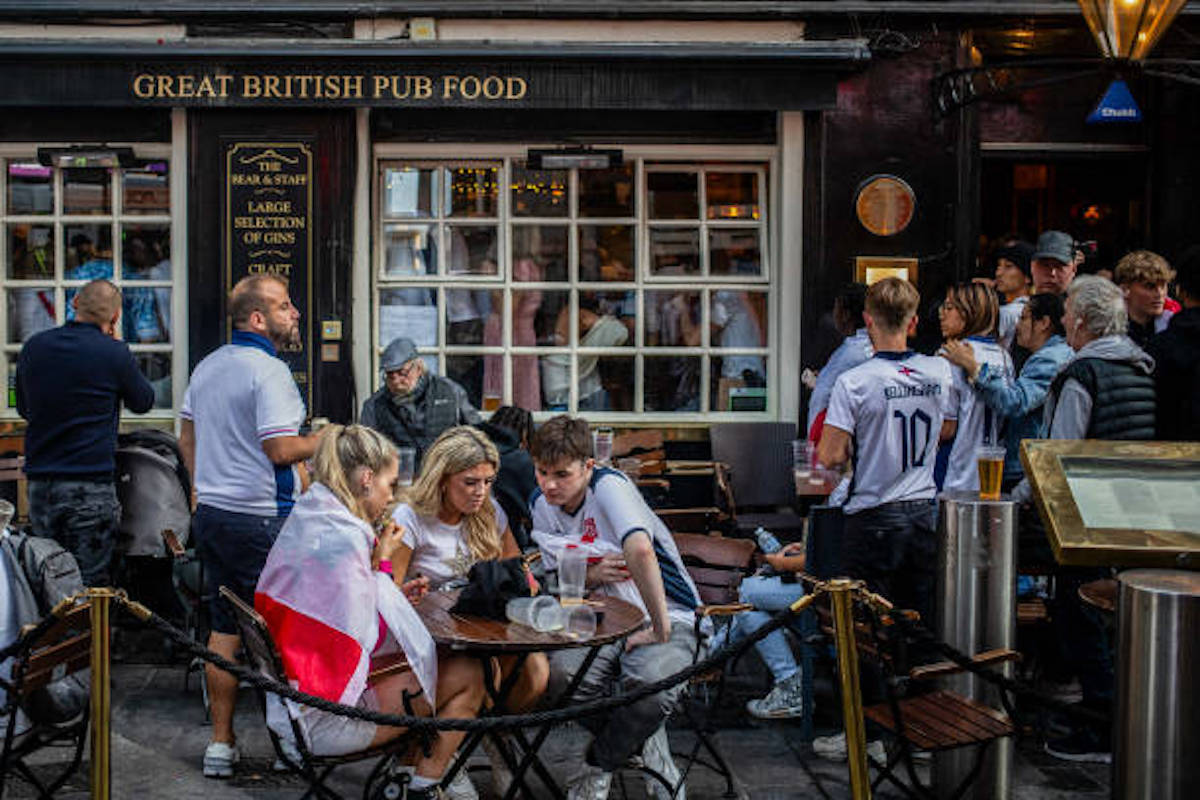 Olympics and Euros fuel spike in pub and bar spending