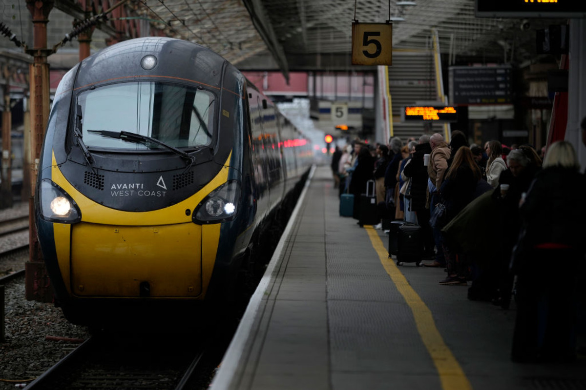 Rail line connecting North West to Midlands would be ’40 per cent’ cheaper than HS2