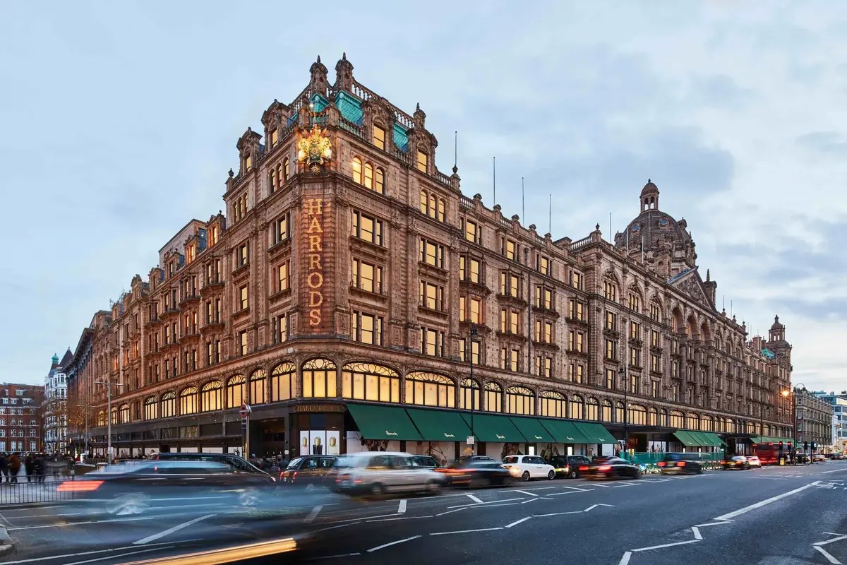 Public opinion of Harrods craters following claims against Al Fayed