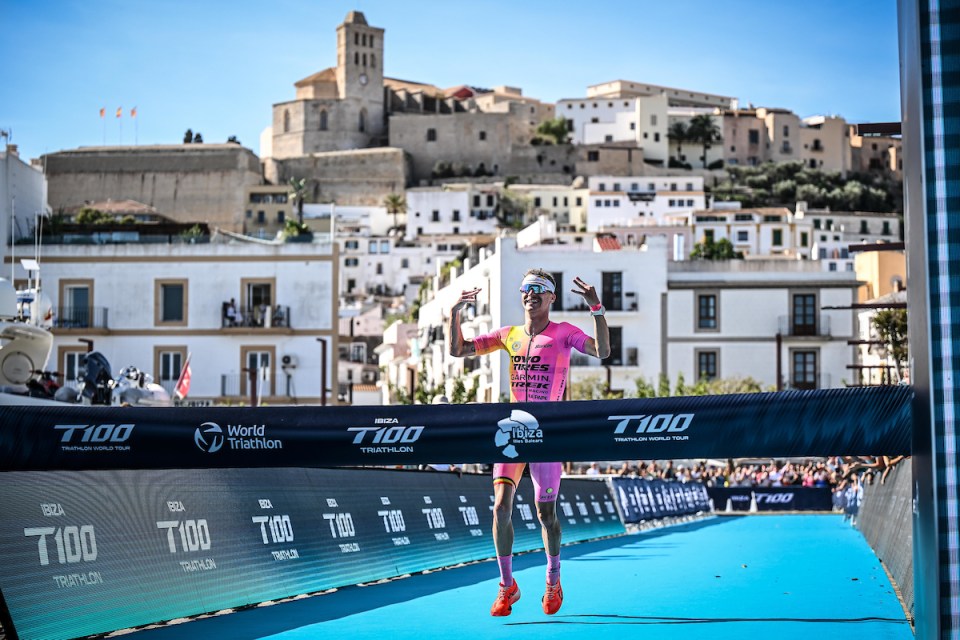 Marten Van Riel also won his second race of the T100 Triathlon World Tour season in Ibiza (Photo: Bartlomiej Zborowski)