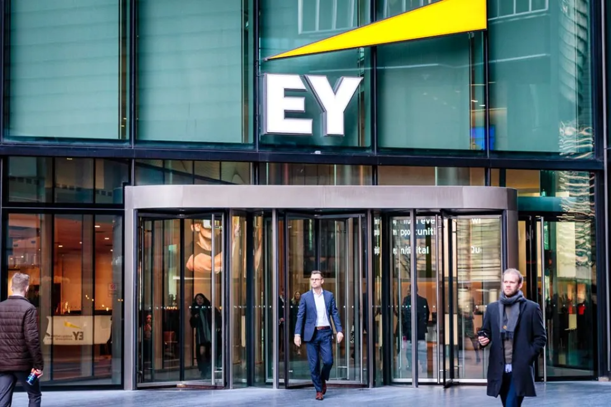 EY reports single-digit growth as workforce figure drops