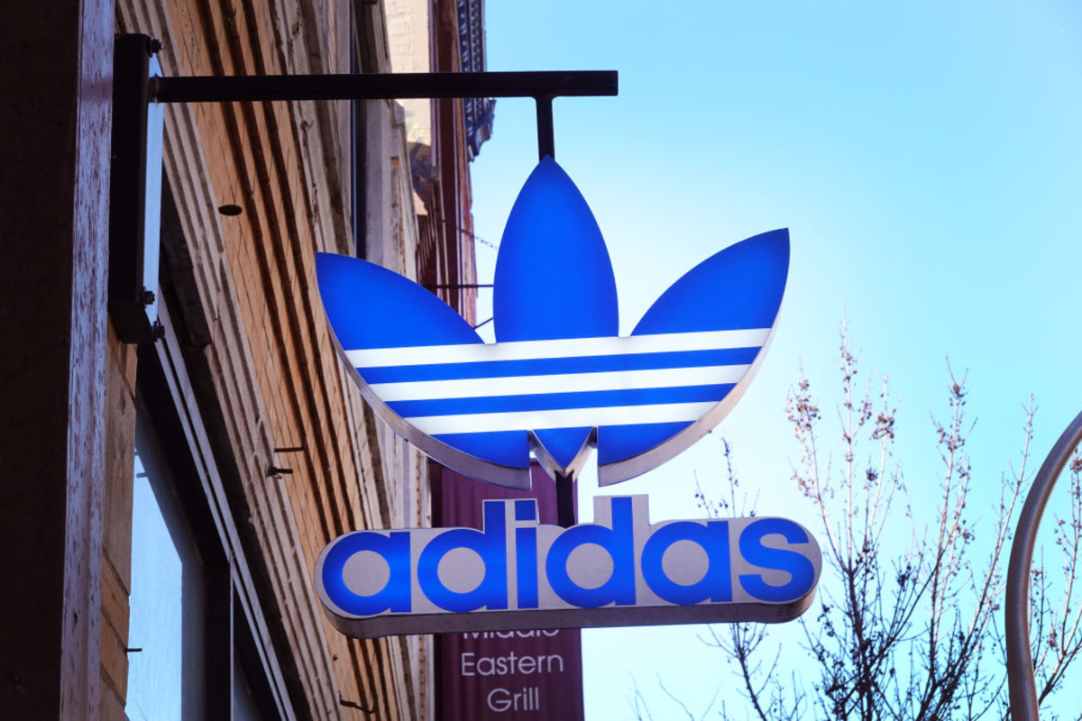 Adidas predicts profit of nearly £1bn after sales surge