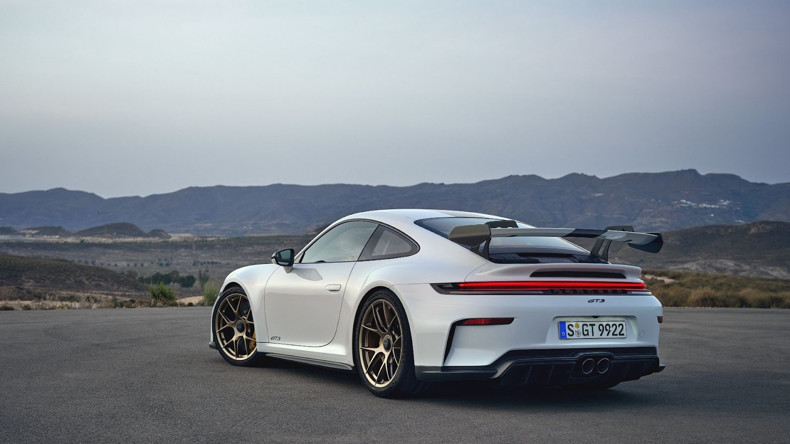 New Porsche 911 GT3 revealed – including option of rear seats