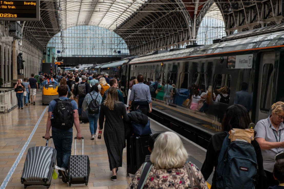 Storm Bert: Great Western Railway suspends London Paddington services