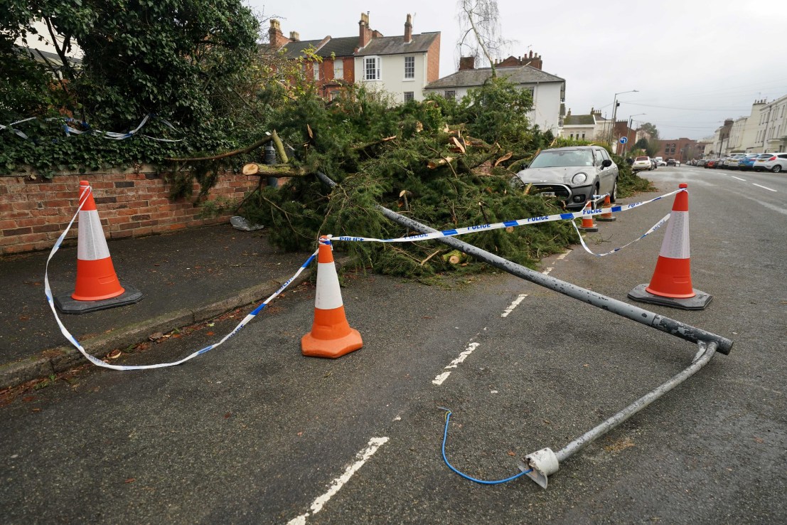 75mph gusts forecast as Christmas getaway disruption continues