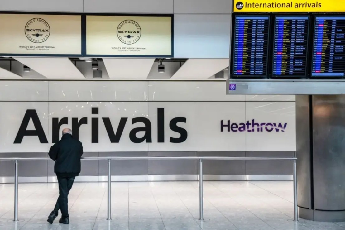 Heathrow served a record 6.5m passengers in November, it announced on Wednesday.