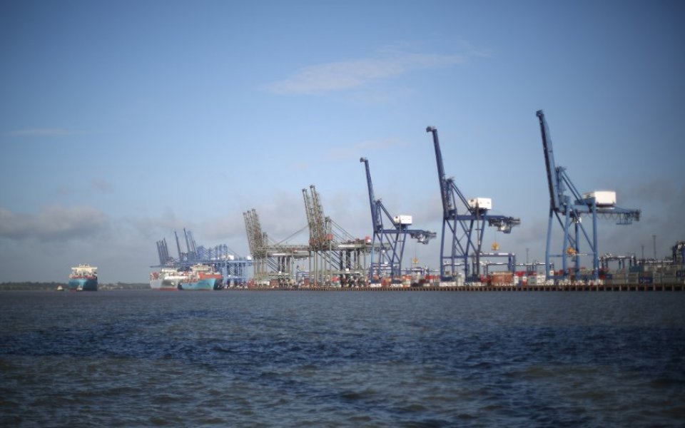 Macquarie eyes £1bn bid for owner of Felixstowe and Teesport ports ...