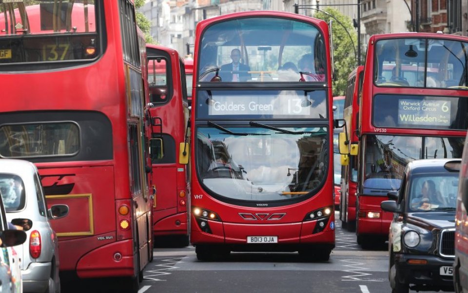 Buses take on average 22 minutes to travel down Oxford Street